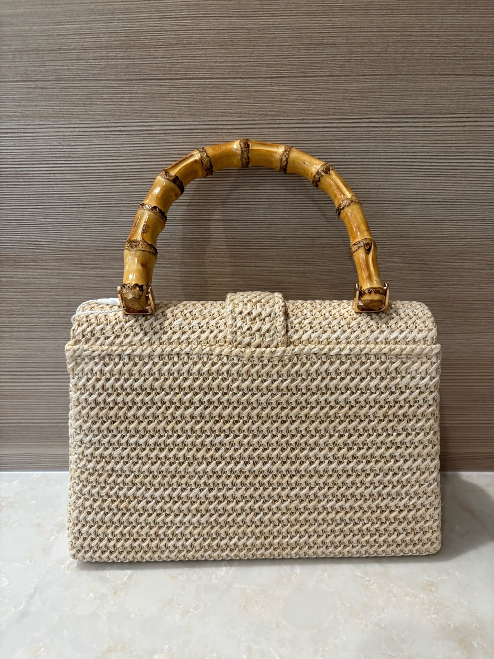 📚BTS sale📚 NWT Tommy Bahama woven handbag with gold horseshoe & bamboo strap - Picture 2 of 8
